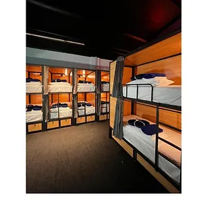 Capsuleaccom Hostal